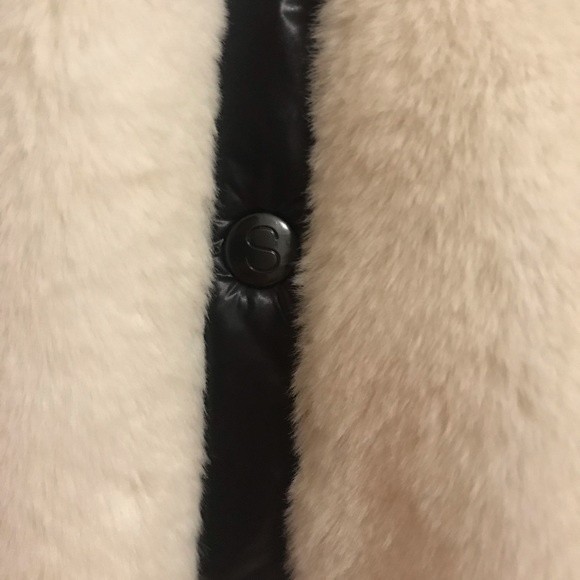 S13 by SAM. Madison Faux Fur Jacket in Cream with Black Puffer Lining, Size L - Picture 10 of 14
